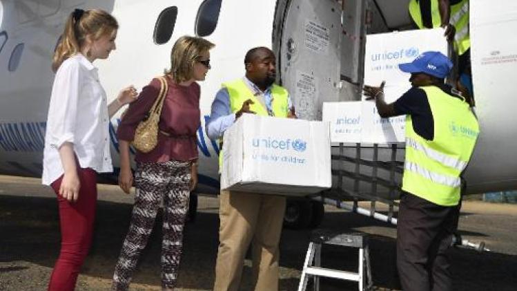 Koningin Mathilde en prinses Elisabeth bezoeken Keniaans vluchtelingenkamp