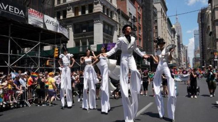 Reusachtige Gay Pride in New York voor 50 jaar Stonewall