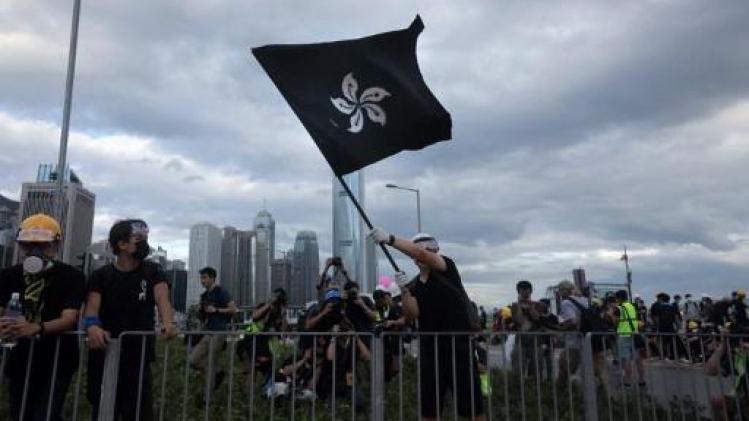 Uitleveringswet Hongkong - Manifestanten bezetten opnieuw toegangswegen in Hongkong