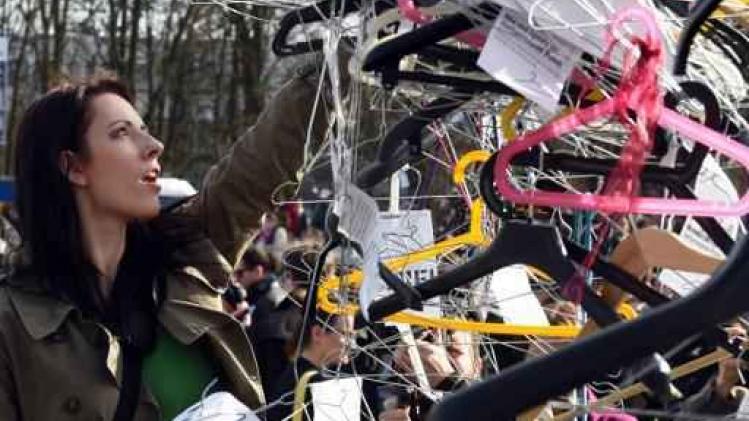 Protest aan Poolse ambassade tegen nieuw anti-abortuswet
