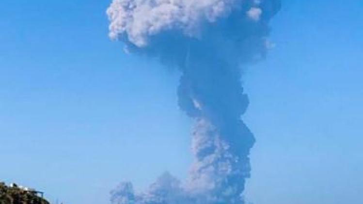 Uitbarsting van vulkaan Stromboli jaagt toeristen schrik aan