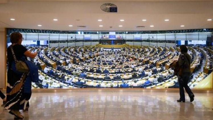 De Sutter en Van Overtveldt commissievoorzitters in EP - uiterst rechts buitenspel gezet