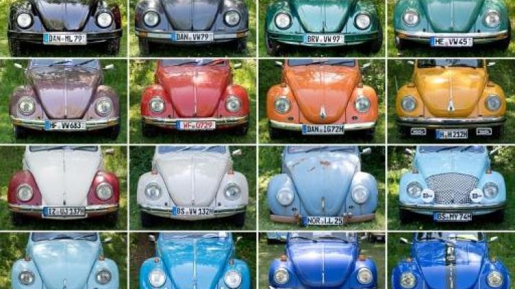 Allerlaatste VW-Kever van de band gerold
