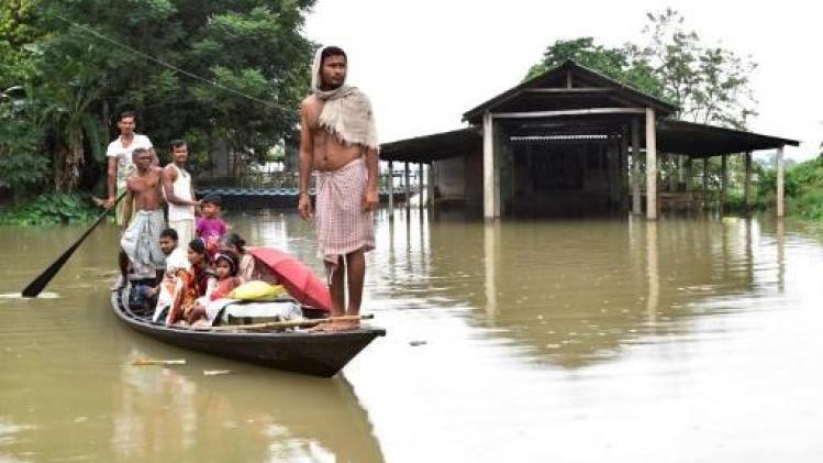 Minstens zes doden en duizenden mensen dakloos door overstromingen in India
