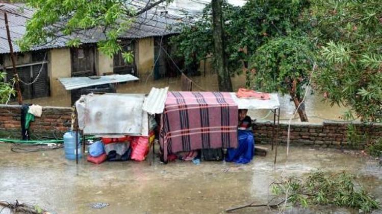 Dodentol van overstromingen en aardverschuivingen in Nepal stijgt naar 43