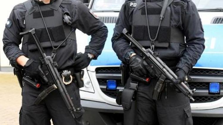Na invallen bij terreurverdachten in Duitsland blijven drie verdachten in de cel