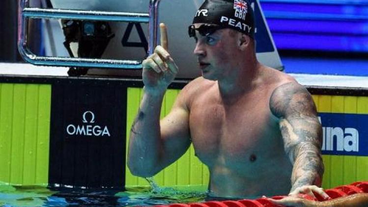 Adam Peaty verbetert zijn wereldrecord op 100 meter schoolslag op WK zwemmen