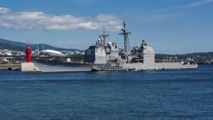 Amerikaans oorlogsschip vaart door Straat van Taiwan om China in het harnas te jagen