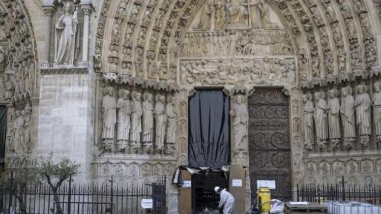 Brand Notre-Dame - Herstelling Notre-Dame moet opgeschort worden wegens loodvervuiling