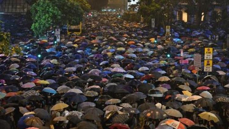 Ambtenaren in Hongkong betogen tegen aanpak protestbeweging door regering