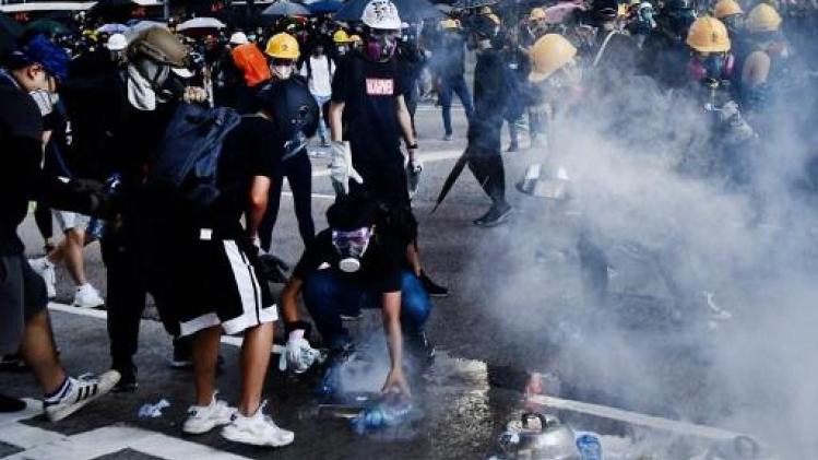 Politie zet traangas in tegen betogers in Hongkong
