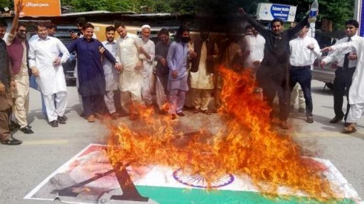 Pakistan zet Indiase ambassadeur het land uit en schort handel op