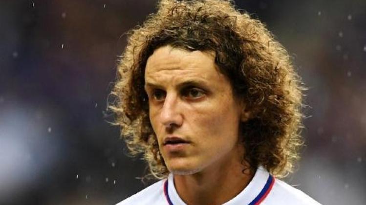 Premier League - David Luiz ruilt Chelsea voor Arsenal