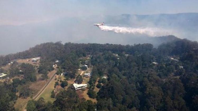 Honderden mensen vluchten voor bosbranden in Australië