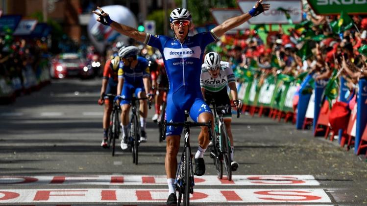 Philippe Gilbert pakt tweede zege in de Vuelta na ongezien hectische etappe