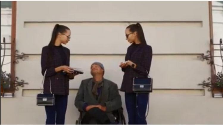 VIDEO. Rijke Russische tweeling shoqueert met DIT filmpje