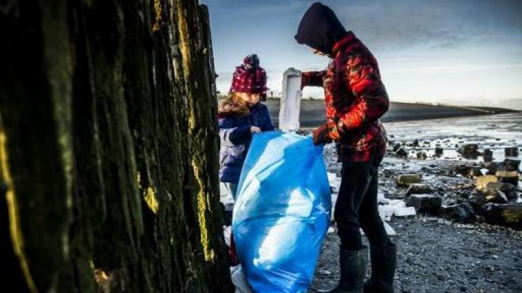 Nederlandse vrijwilligers halen 2.500 kilo afval uit Noordzee
