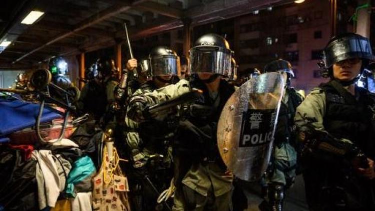 Politieorganisatie verdedigt schieten met scherp op democratie-betogers in Hongkong