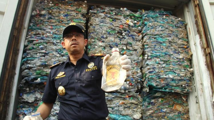 Indonesië stuurt 142 containers afval terug naar afzender