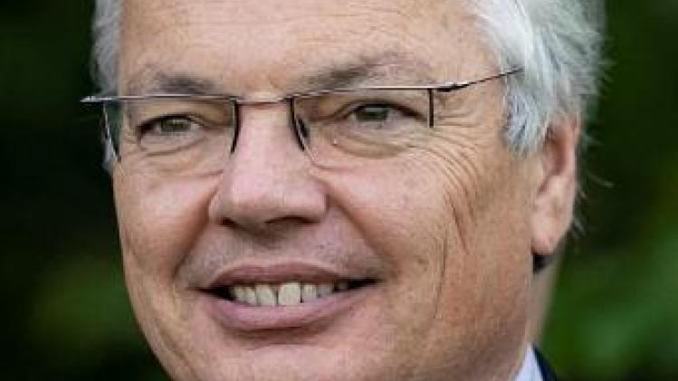 Ex-geheim agent die Reynders beschuldigt treedt uit de schaduw