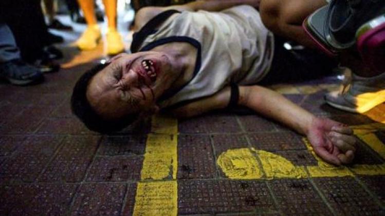 Politie Hongkong mishandelt en foltert demonstranten