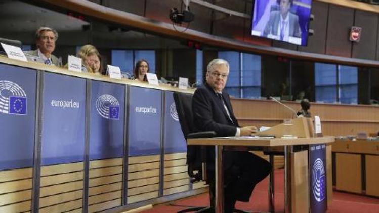 Kandidaat-commissaris Didier Reynders brengt zelf beschuldigingen van corruptie ter sprake