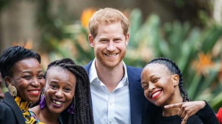 Prins Harry en Megan Markle beëindigen Afrikareis
