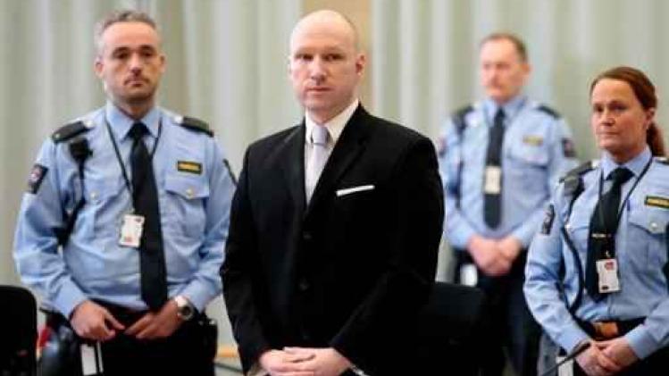 Gerecht geeft Breivik deels gelijk in zijn proces tegen Noorse staat