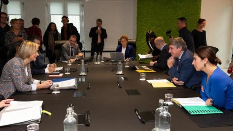 Vlaamse regering vraagt uitstel voor beleidsnota's