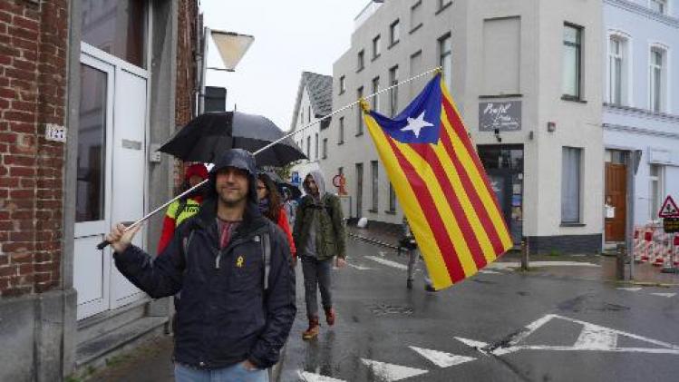 Ongeveer 120 Catalanen stappen van Waterloo naar Brussel