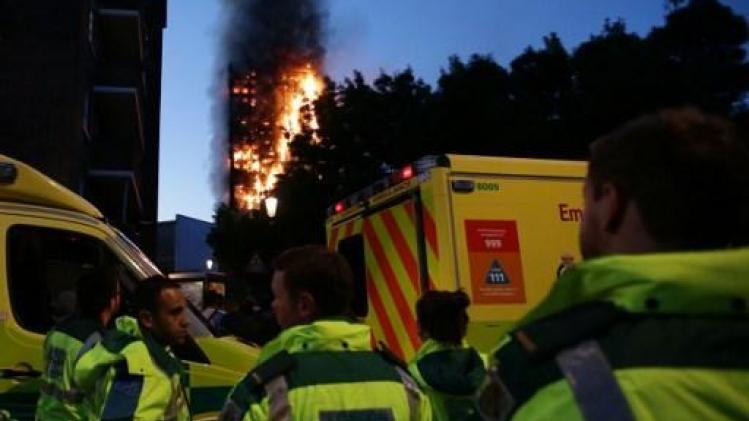 Brandweer van Londen ligt onder vuur voor aanpak brand in Grenfell Tower