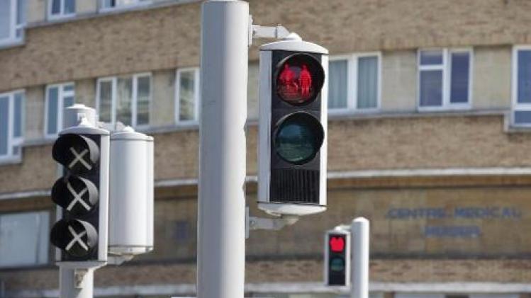Veiliger én minder agressie: Verberg het voetgangerslicht voor automobilisten
