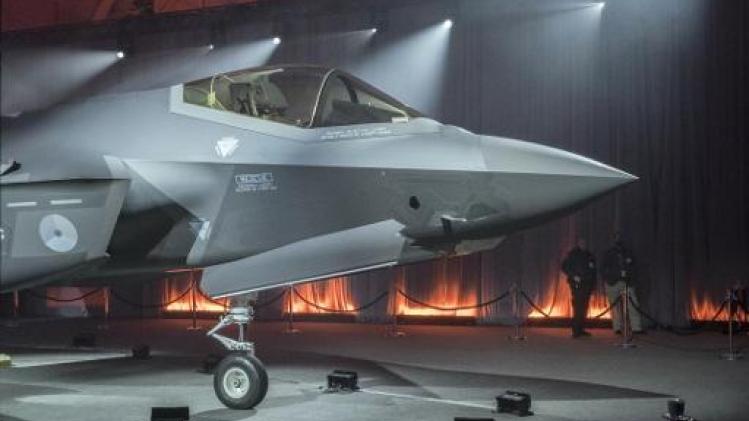 Komst eerste nieuwe Nederlandse gevechtsvliegtuig eindigt met een domper