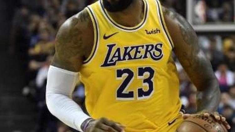 Lakers en Clippers behalen vijfde zege