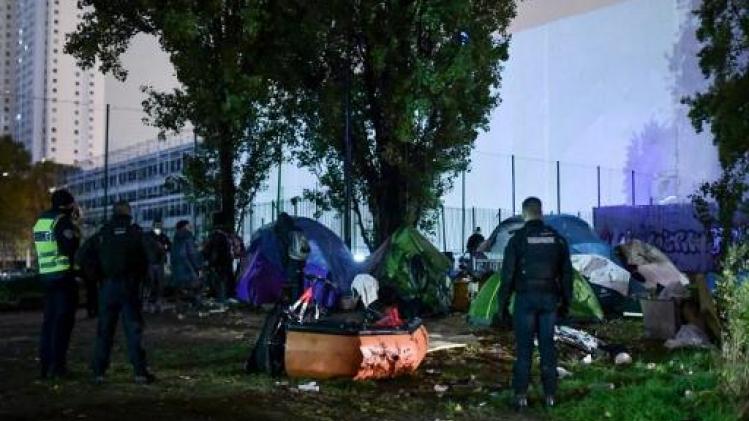 Frankrijk start met ontruiming migrantenkampen in noordoosten van Parijs