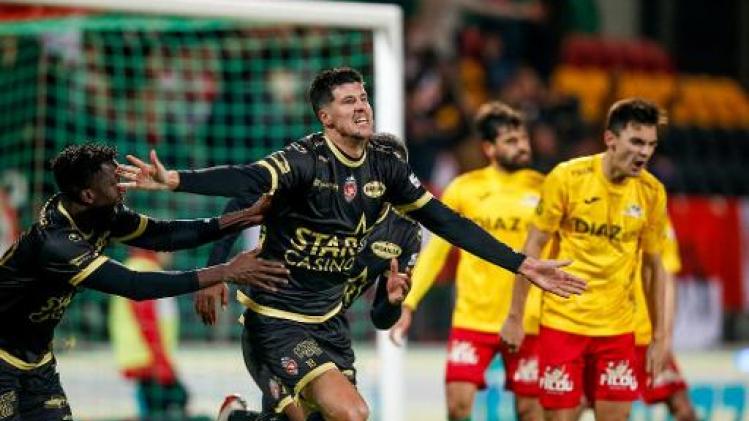 Jupiler Pro League - Oostende laat in blessuretijd belangrijke zege ontsnappen tegen Moeskroen