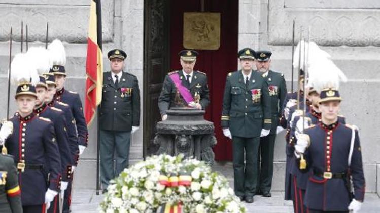 Koning Filip herdenkt Wapenstilstand aan Congreskolom in Brussel