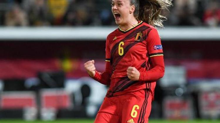 Red Flames - Tine De Caigny schittert met vijf doelpunten tegen Litouwen