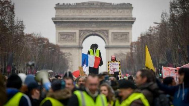 Gele hesjes verbannen van Champs-Elysées tijdens eigen verjaardag
