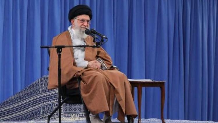 Protesten Iran - Ayatollah Ali Khamenei steunt beslissing om benzineprijzen te verhogen
