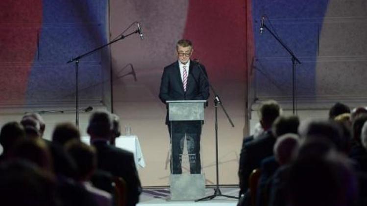 Tsjechische premier wil van geen aftreden weten
