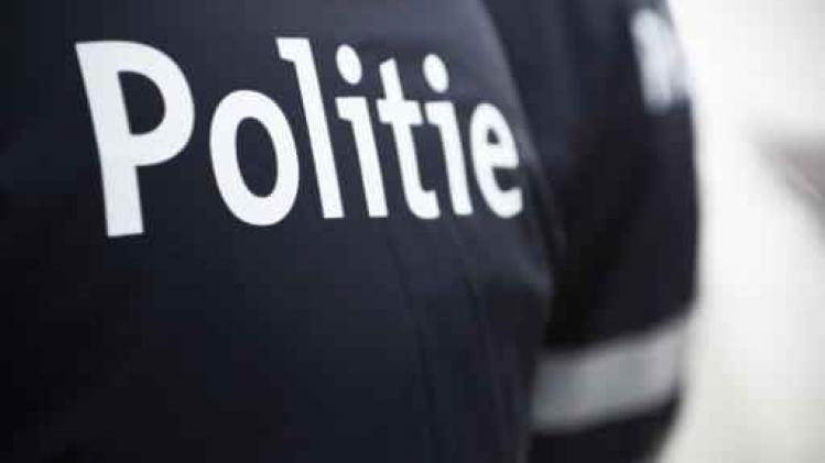 Brusselse agenten in uniform beroven buitenlanders