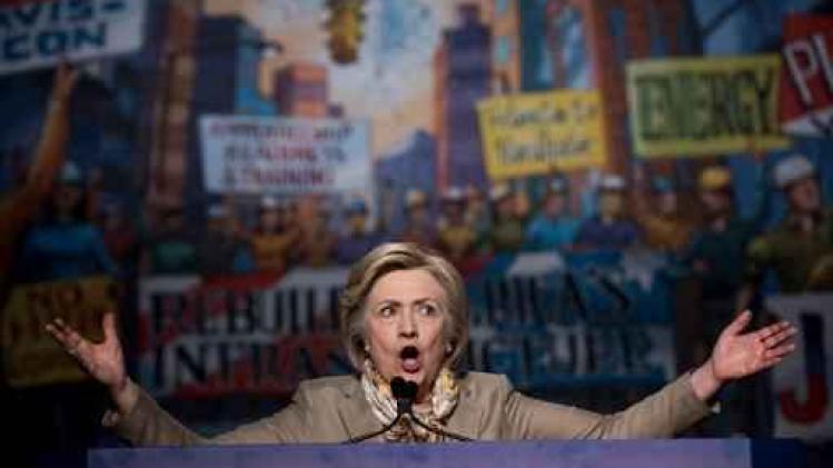 Clinton belooft helft van ministerposten aan vrouwen te geven