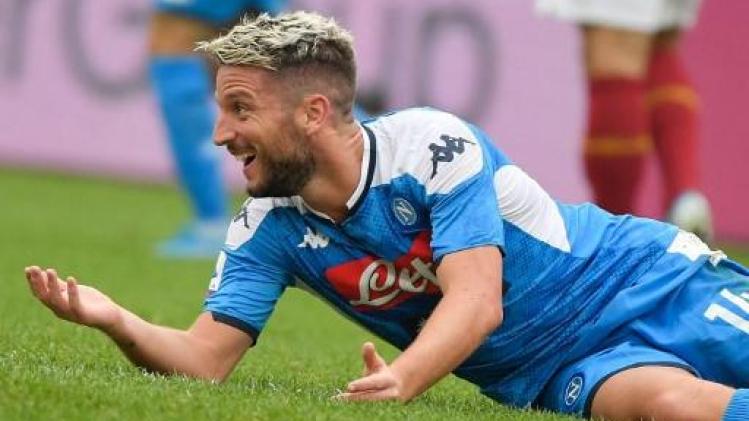 Belgen in het buitenland - AC Milan en Napoli van invaller Mertens kunnen crisis niet achter zich laten na gelijkspel