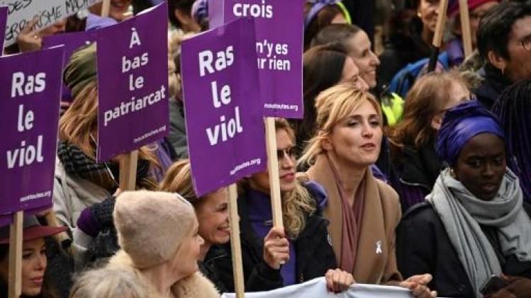 Bijna 50.000 Fransen betogen in Parijs tegen geweld op vrouwen