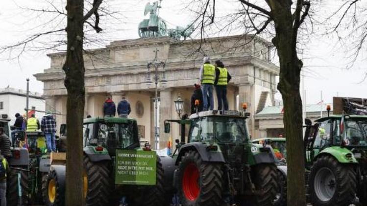 Duizenden boze boeren betogen in Berlijn