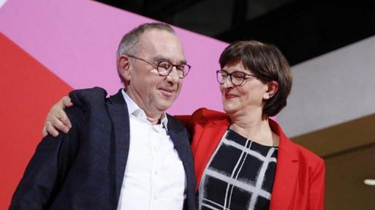 Vicekanselier van Merkel verliest verkiezing SPD-voorzitterschap