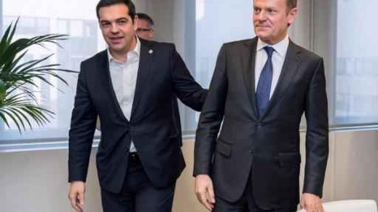 Premier Tsipras wil Europese top over onderhandelingen met schuldeisers