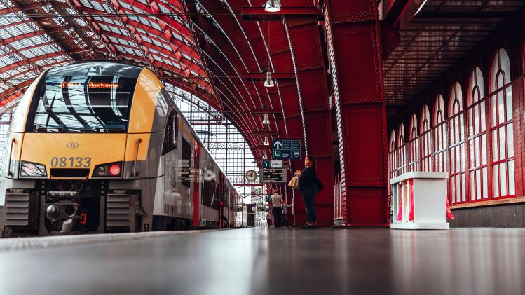 QR-codes voor het goede doel nemen zeven Belgische treinstations in