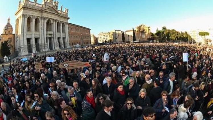 Tienduizenden 'Sardienen' overspoelen de straten van Rome
